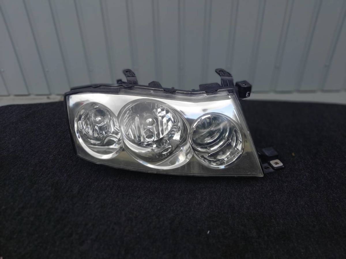 Y34　ヘッドライト左右 　純正HID 中古品】日産 グロリア セドリック Y34 後期 純正 HID ヘッドライト