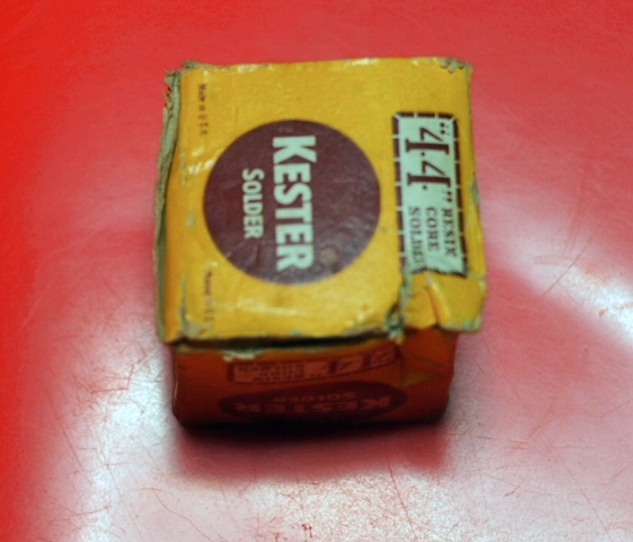 ■Kester ( ケスター ) 44 Resin Core Solder　ヴィンテージ半田　φ0.5mm 1巻：423g♪