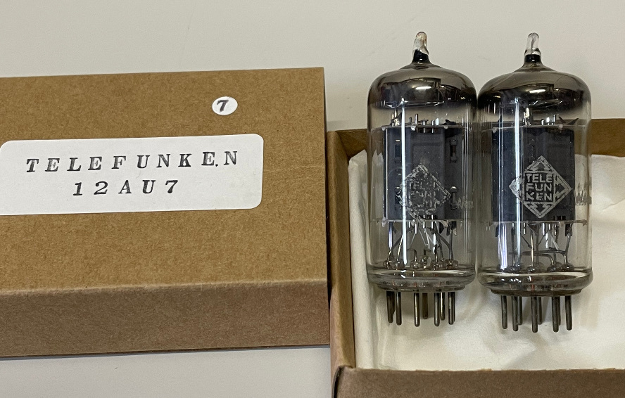 Telefunken 12AU7 ECC82 | - Plates Smooth Tubes ⁄ Soundlumia