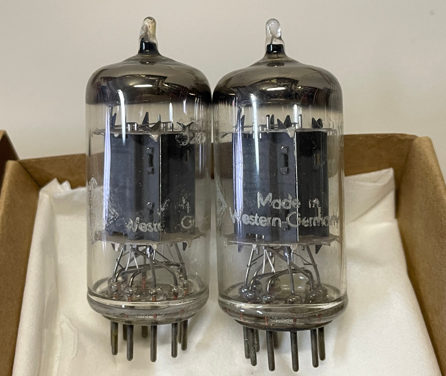 Telefunken 12AU7 ECC82 | - Plates Smooth Tubes ⁄ Soundlumia