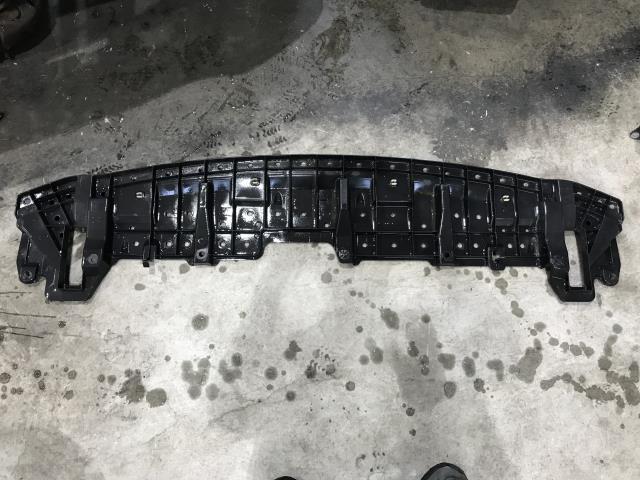 エスクァイア DAA-ZWR80G フロントバンパーアンダーカバー