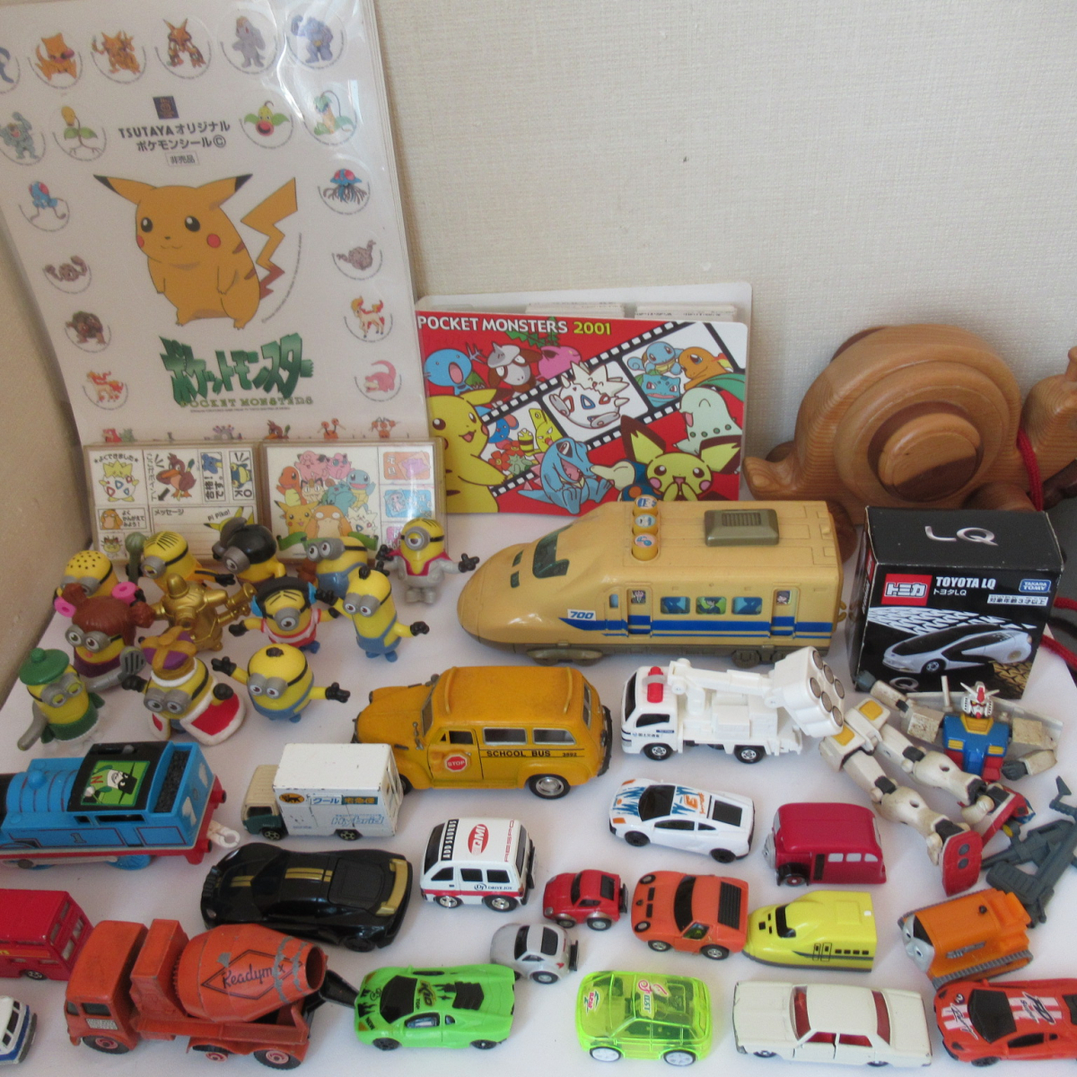 ジャンク ポケモン スタンプ シール ミニオン フィギュア かたつむり