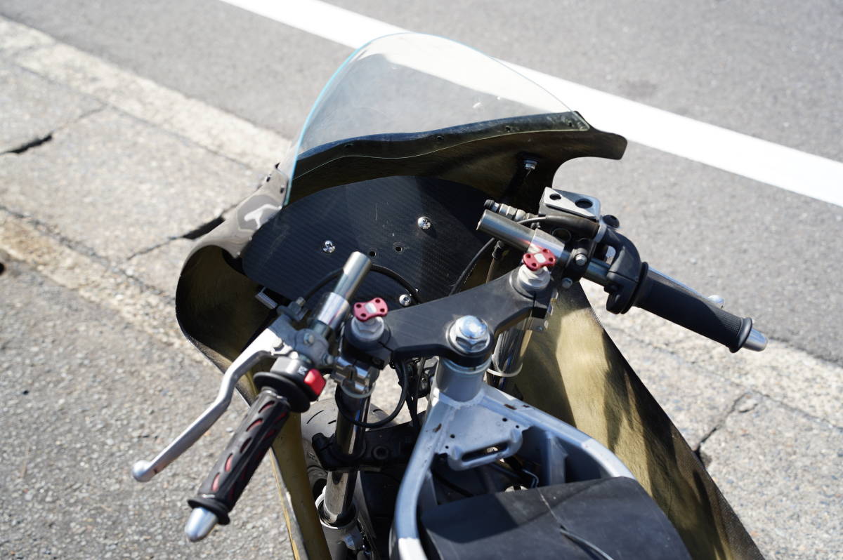 エイプ APE XR100 モタード タンク カウル