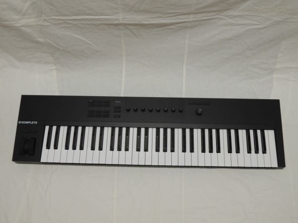 KOMPLETE KONTROL A61 Aシリーズ MIDI キーボード 0917 A61 Native