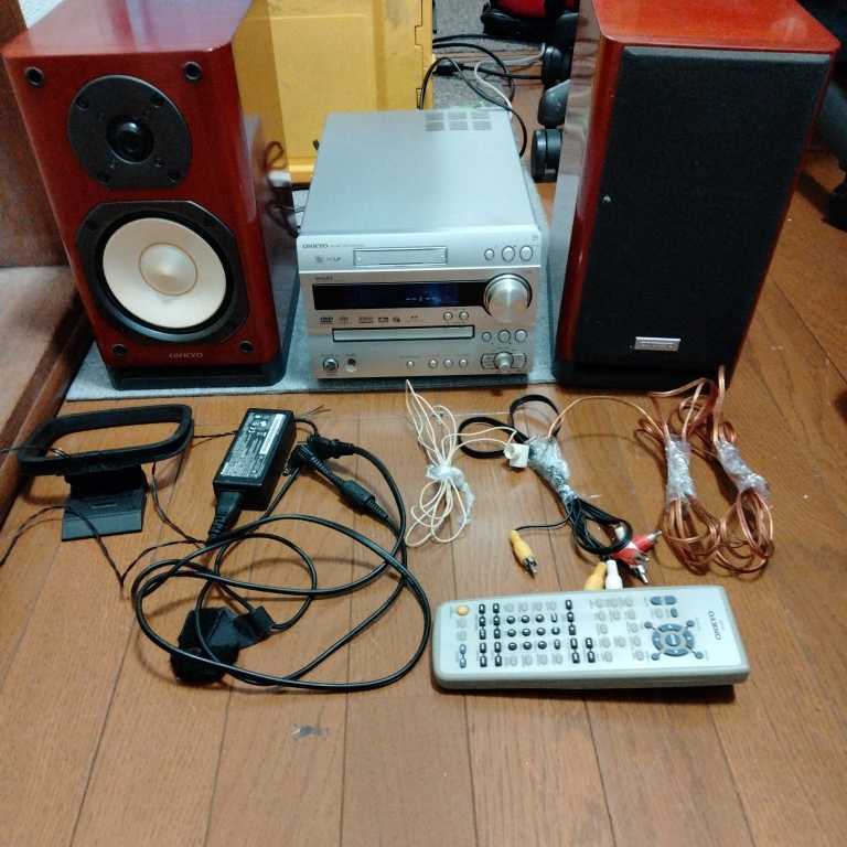 【美品】ONKYOのスピーカーセット（ピアノブラック） onkyo スピーカー 本体 中古 美品】ONKYOのスピーカーセット（ピアノ
