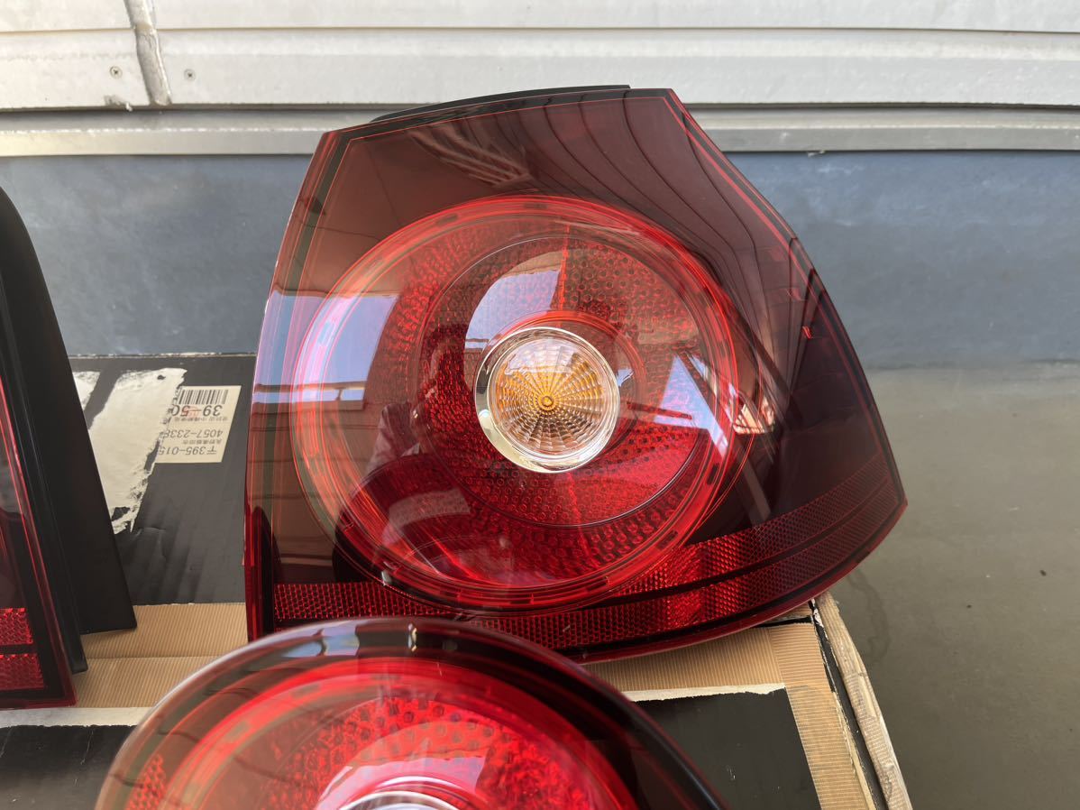 ゴルフ5 R32 純正ダークテールランプ一式（中古品）(テールライト