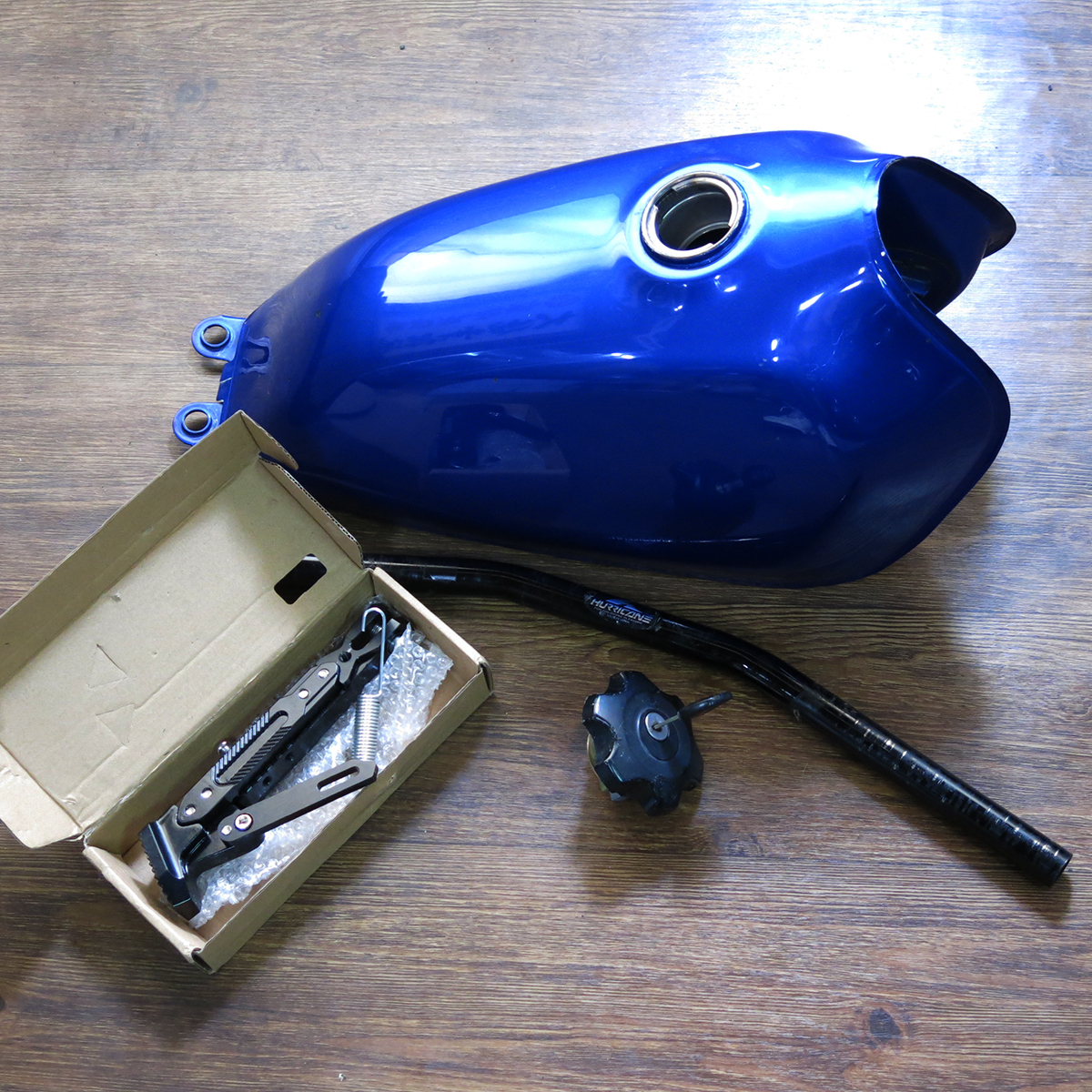 スズキ グラストラッカータンク 凹み無しです。 グラストラッカー