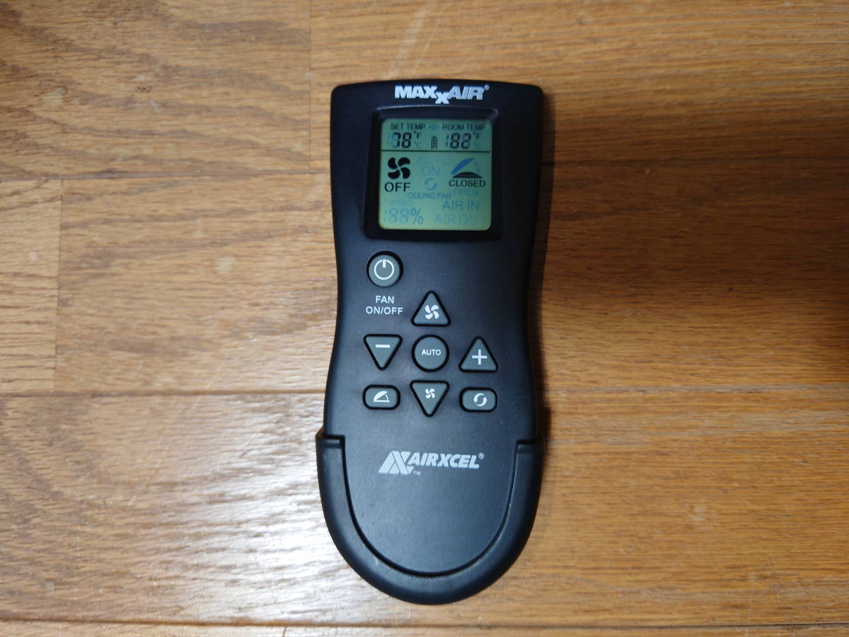 MAXXFAN マックスファン 7000K ホワイト リモコン付 キャンピングカー 
