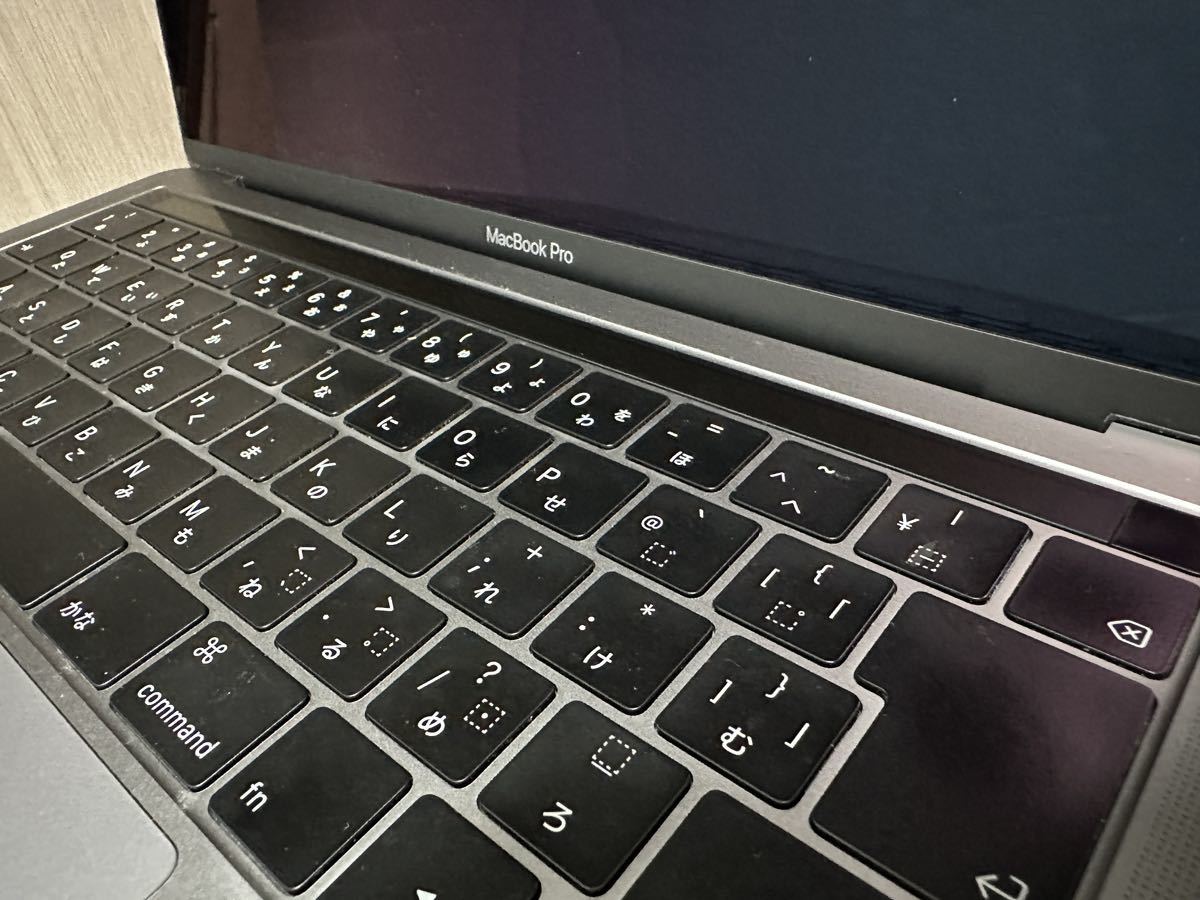 美品】Apple Mac Book Pro 13 with Touch Bar 2.3GHz Core i5 メモリ 