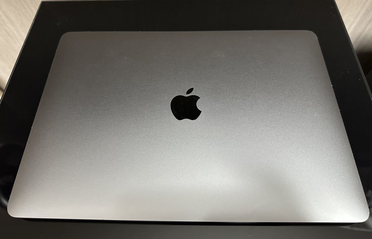 美品】Apple Mac Book Pro 13 with Touch Bar 2.3GHz Core i5 メモリ 
