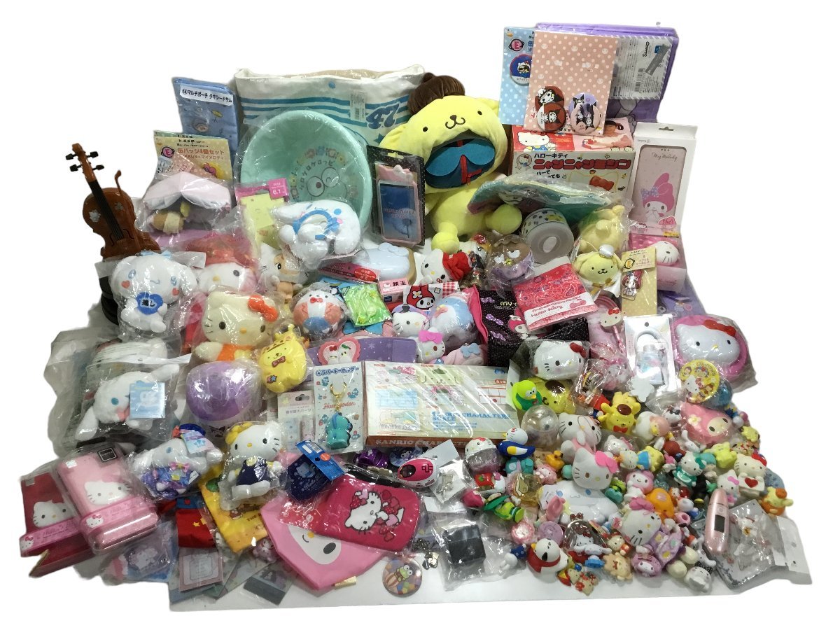 サンリオ　ハローキティ　シナモロール クッション　ぬいぐるみ　グッズ　まとめ売り サンリオ ハローキティ シナモロール ぬいぐるみ グッズ 大量 まとめ