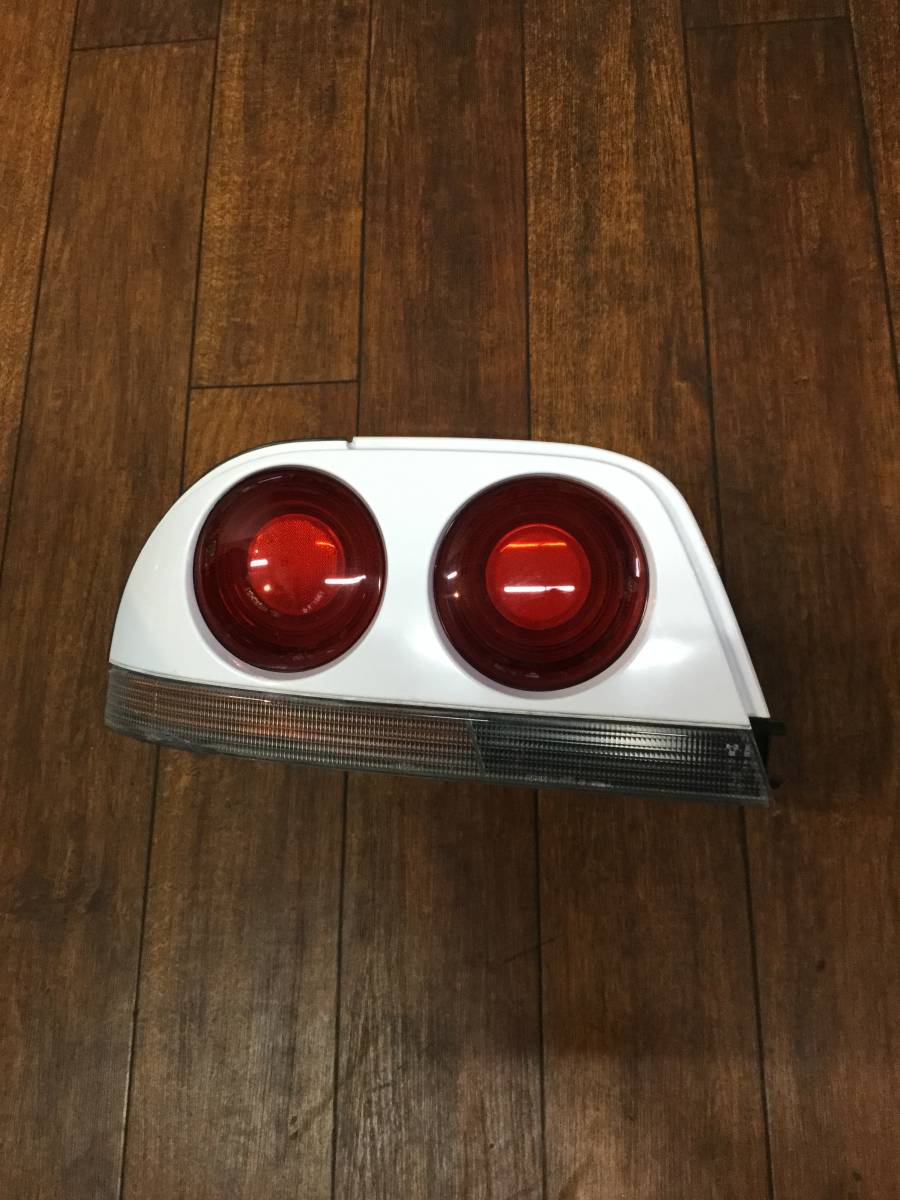 BCNR33純正リヤテール（助手席側）