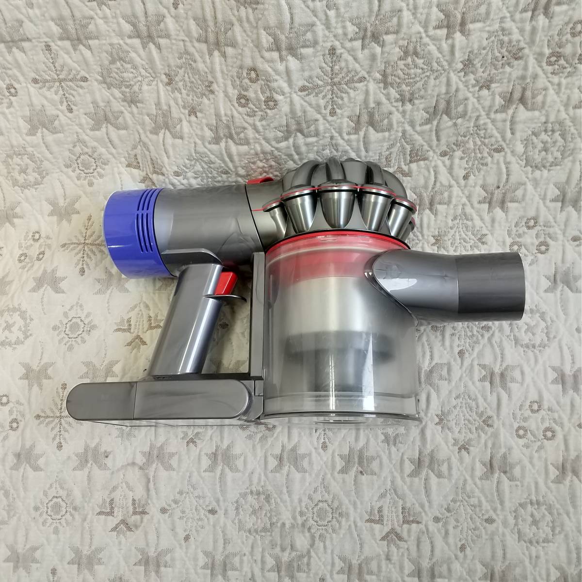 SV10 ダイソン コードレスクリーナー Dyson 中古 V8 掃除機 - Fluffy 