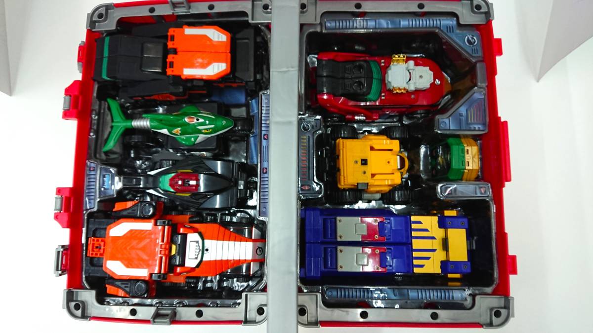 炎神戦隊ゴーオンジャー　合体ロボシリーズ Amazon.co.jp: [バンダイ(BANDAI)] DXROBO UNIVERSE エンジンオー