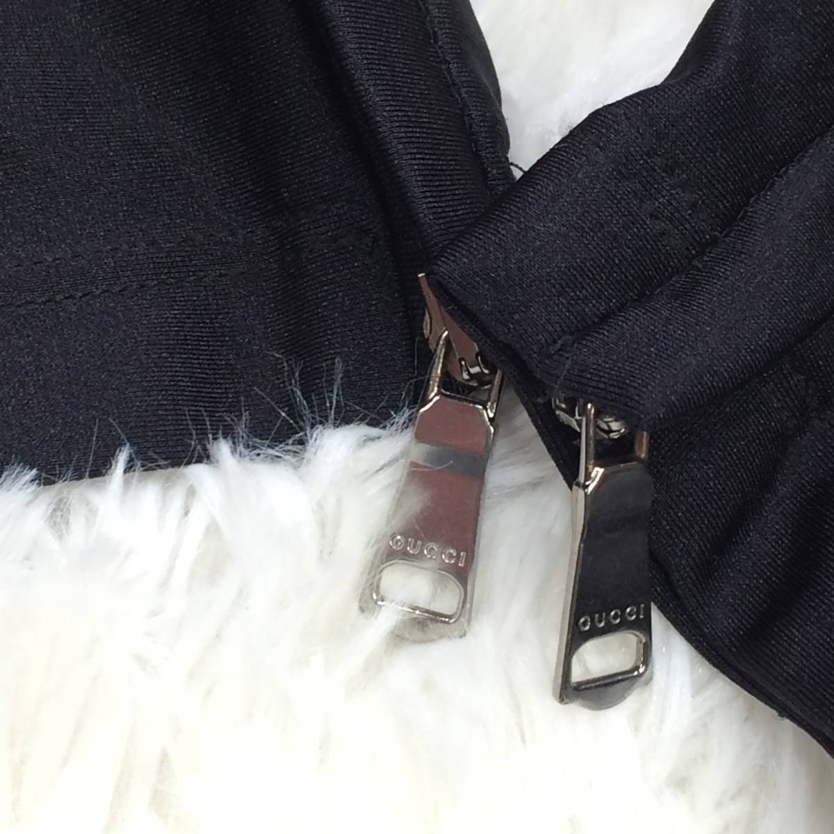ケリングジャパン GUCCI グッチ サイドロゴ入り テクニカルジャージー 