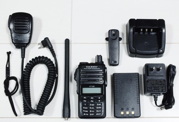 FT-65 YAESU 144⁄430MHz デュアルバンド FMハンディ デュアルバンド