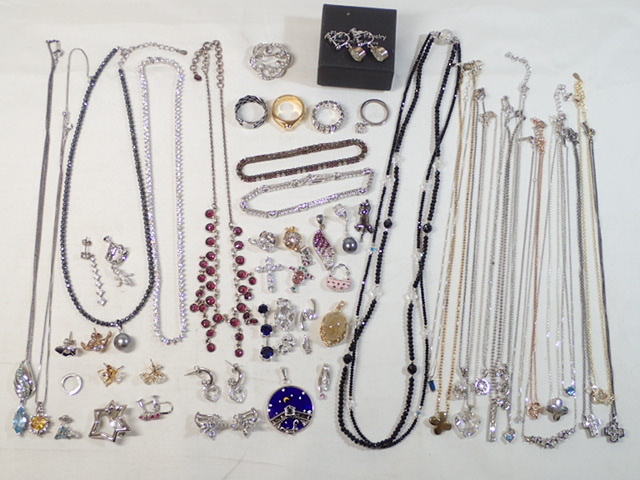 1084[T]豪華♪シルバーアクセサリー ５０点以上まとめ売り！ペンダント 指輪 テニスブレス イヤリング等*天然石 キラキラ ストーン