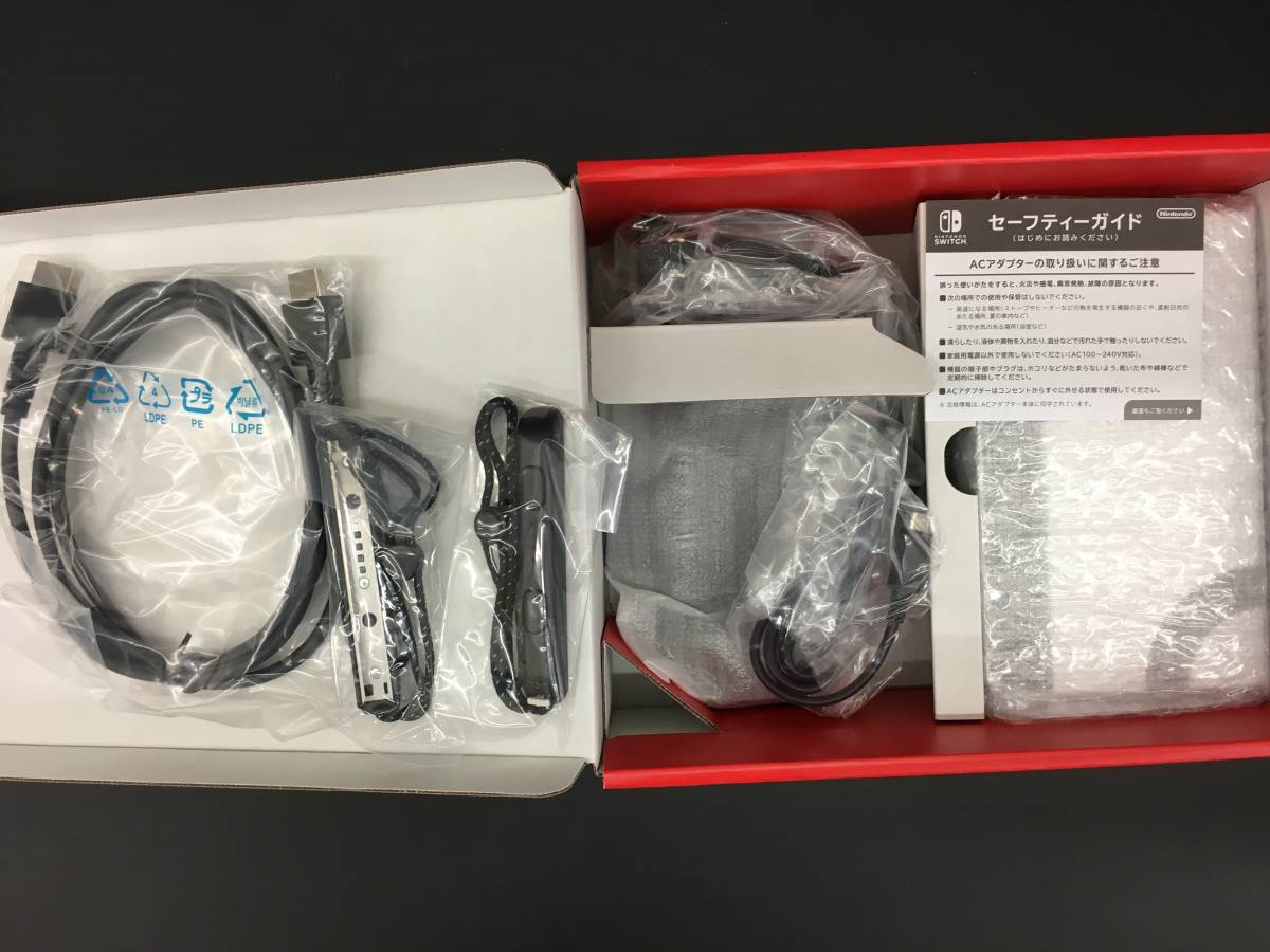 ◎Nintendo Switch本体(有機ELモデル) Joy-Con(L/R)ホワイト【未使用