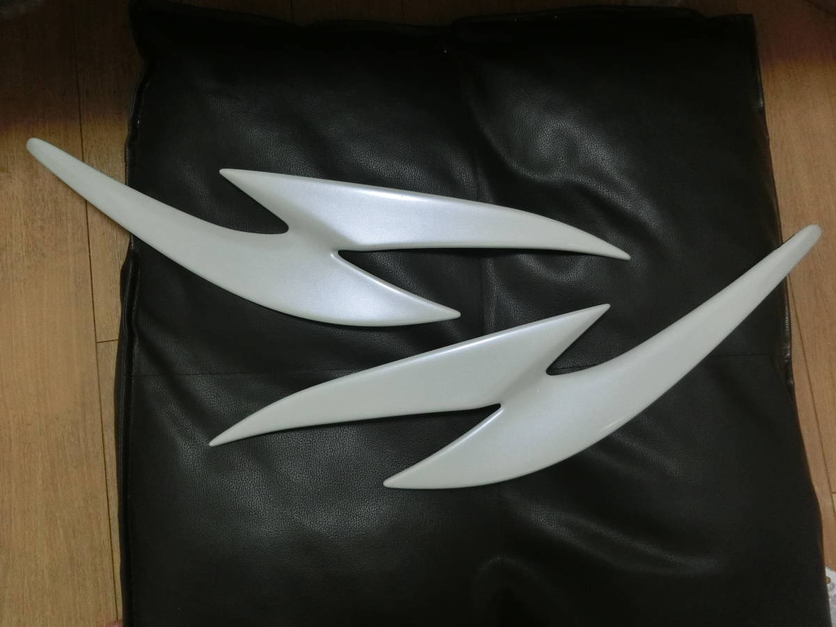 即決　ノブレッセ プリウス 30 後期　アイライン 左右セット　パール　070　NOBLESSE