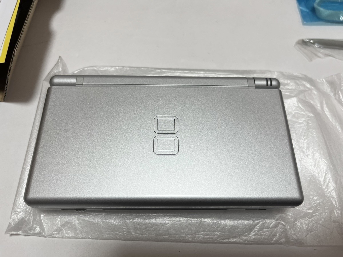 ニンテンドーDSグロスシルバー ニンテンドーDS - 液晶美品☆任天堂 DS