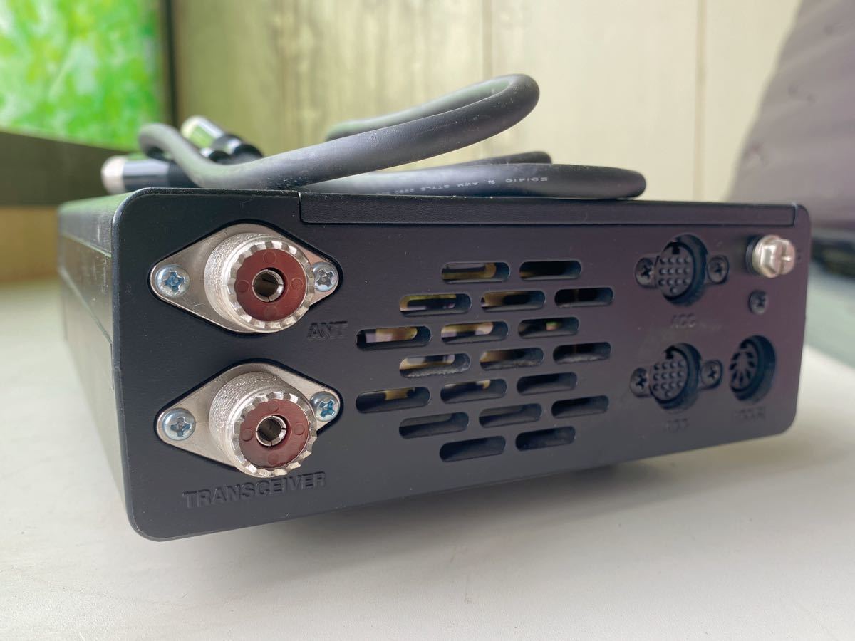 ICOM AT-180 無線機 中古現状 ICOM AT-180 アンテナチューナー中古品