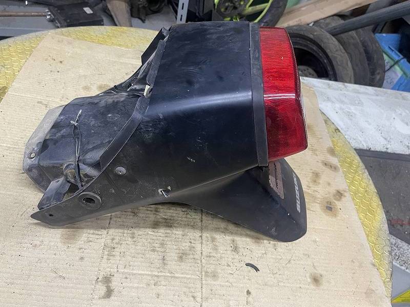 スズキ　ＧＪ７１Ｂ　GS250ＦＷ　テールランプ　リアフェンダー