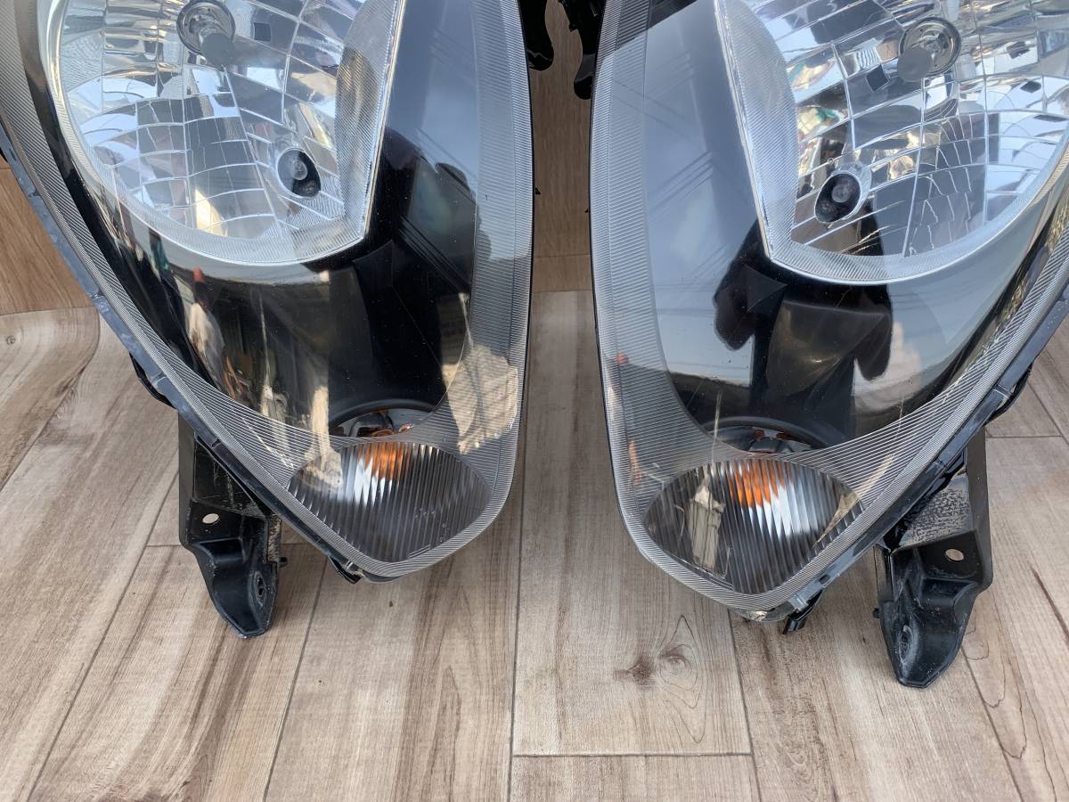 713 状態良 LA300S/LA310S/LA300Aミラ イース純正ヘッドライト左右