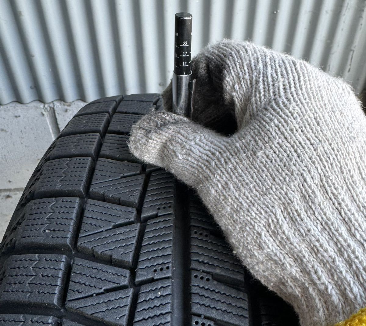 バリ山】ブリヂストン アイスパートナー2 18年製 175/65R15 アクア
