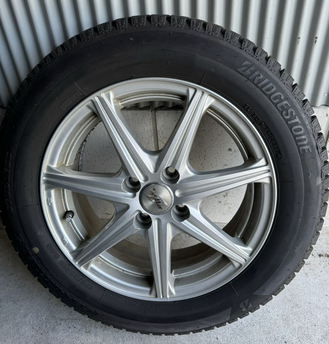 バリ山】ブリヂストン アイスパートナー2 18年製 175/65R15 アクア