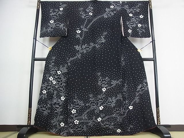 平和屋2■訪問着　絞り　枝花文　黒地　逸品　wb7182