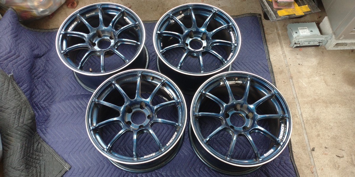YOKOHAMA ADVAN Racing RZⅡ 17インチ 9J +35 PCD114.3-5H 4本セットの 