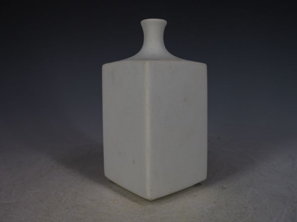李朝 高麗 コレクター品]白磁 角瓶 青磁 朝鮮 韓国10196 李朝 朝鮮 高麗