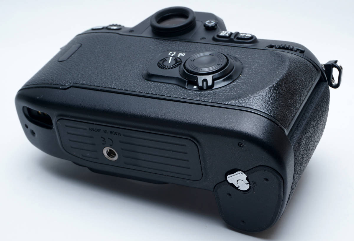 Nikon F100 ボディ本体 元箱付属 ニコン 美品（裏蓋べたつきあり 