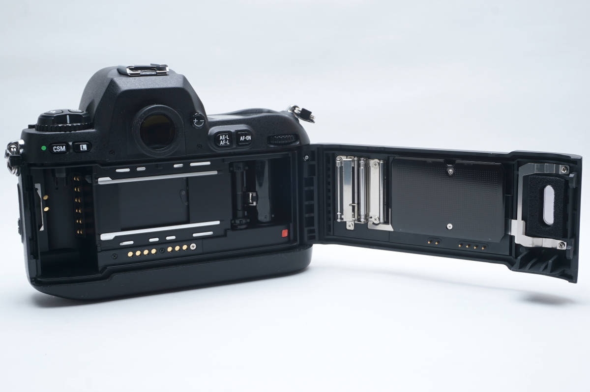 Nikon F100 ボディ本体 元箱付属 ニコン 美品（裏蓋べたつきあり 