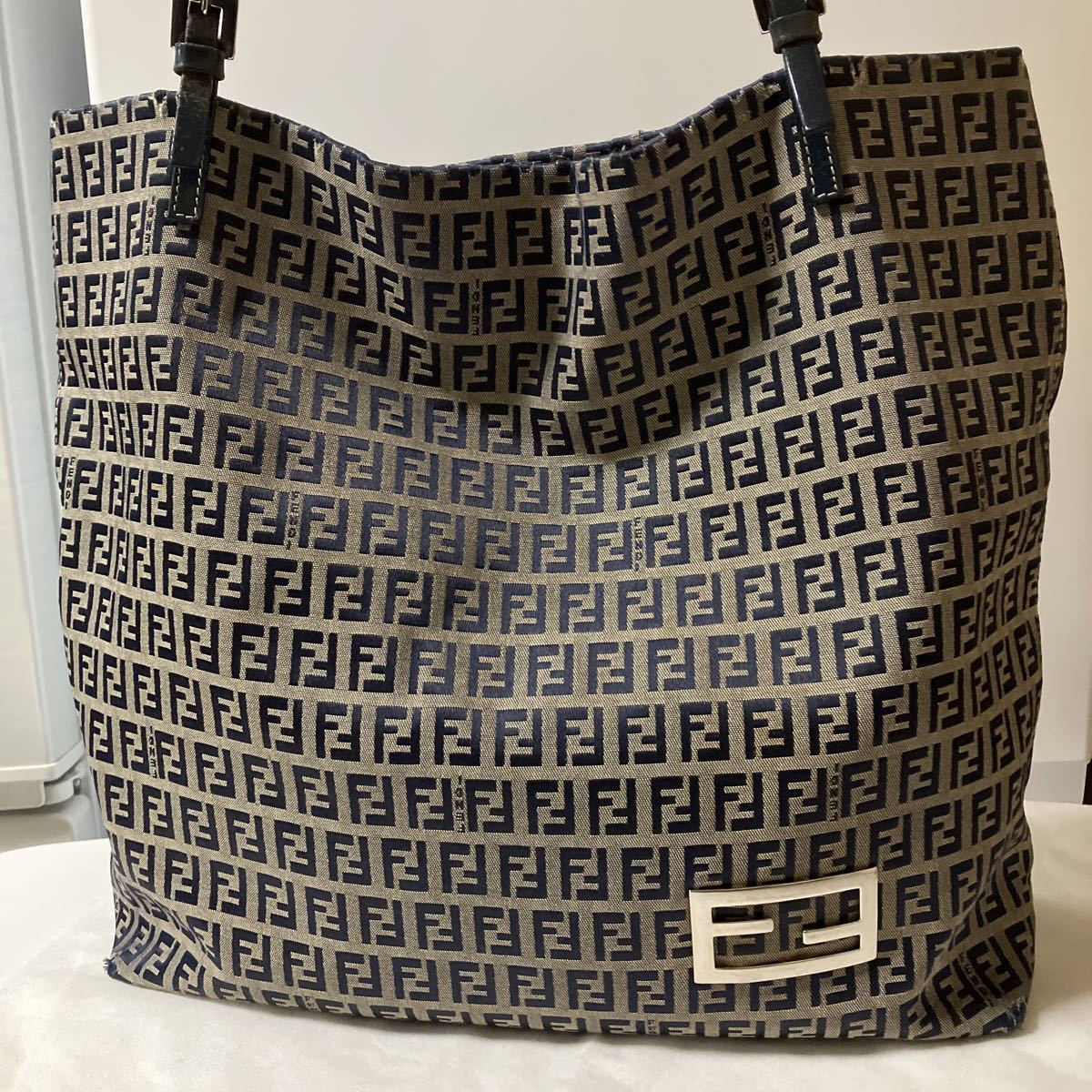 FENDI フェンディ ズッカ トートバッグ ハンドバッグ FF金具 レザー
