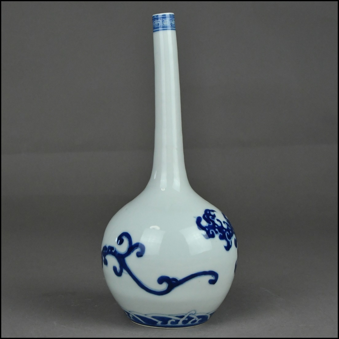 中国 青花 花卉長頸瓶　AT675 中国 青花 花卉長頸瓶 AT675 中国 青花 花卉長頸瓶 AT675 中国 青花
