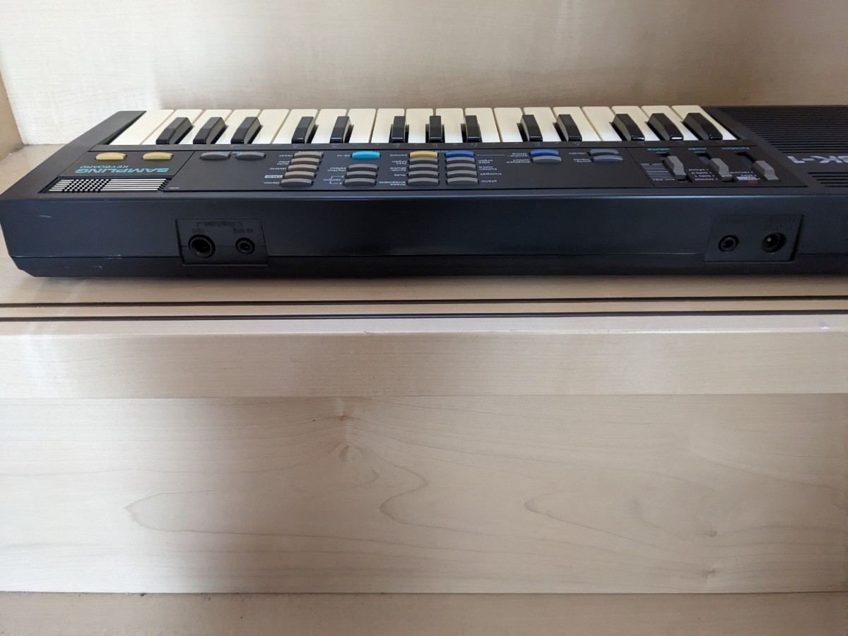 カシオ サンプリングキーボード CASIO SK-1