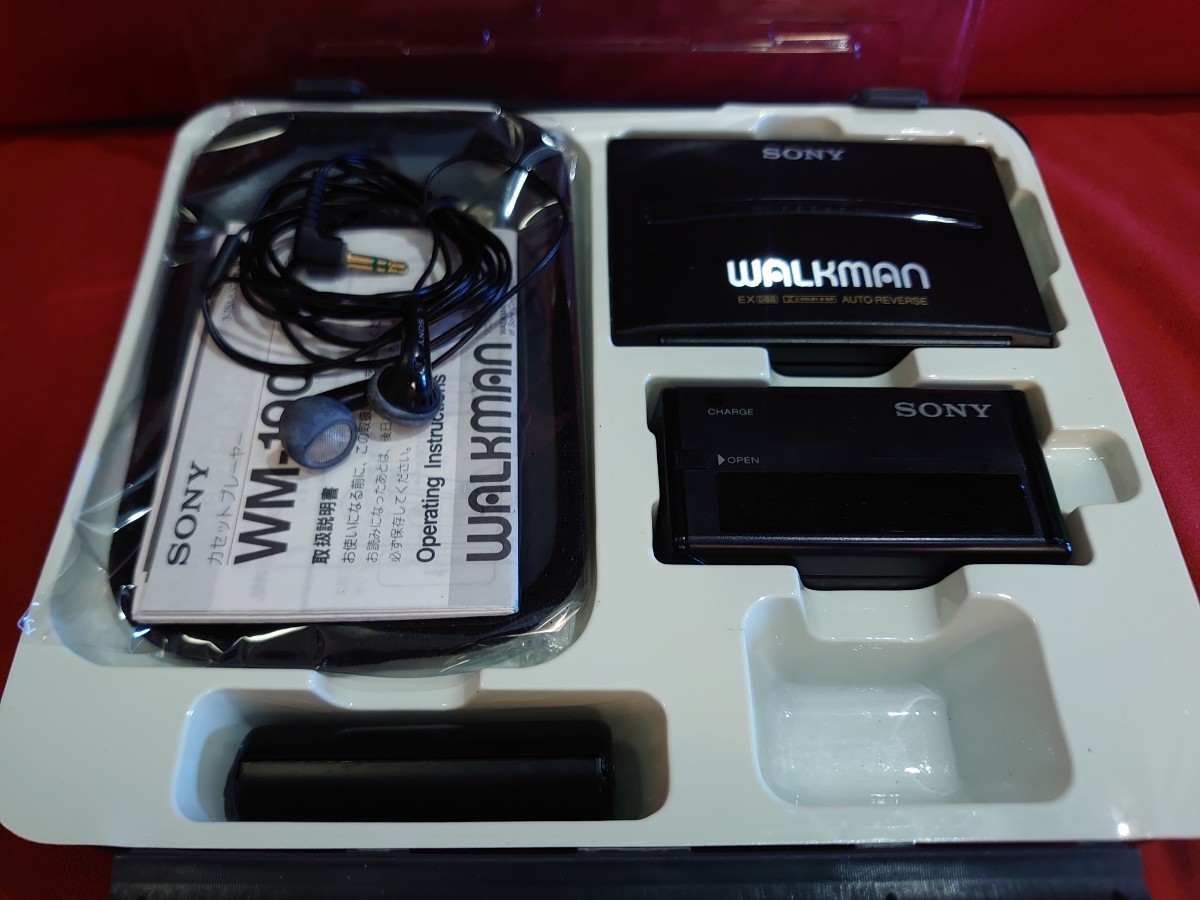 SONY WALKMAN カセットプレーヤー　4点セット SONY カセットプレーヤー WALKMAN WM-190 ブラック ソニー 純正ケース