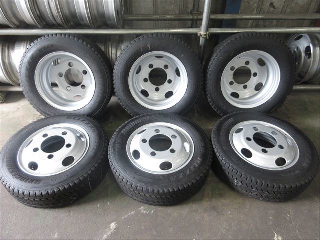 送料無料　スタッドレス　205/70R16　BS　W979　19年　三菱キャンター　ふそう　新車外しXAC16×5.5K　115-8C　5穴　現状美品　6本セット