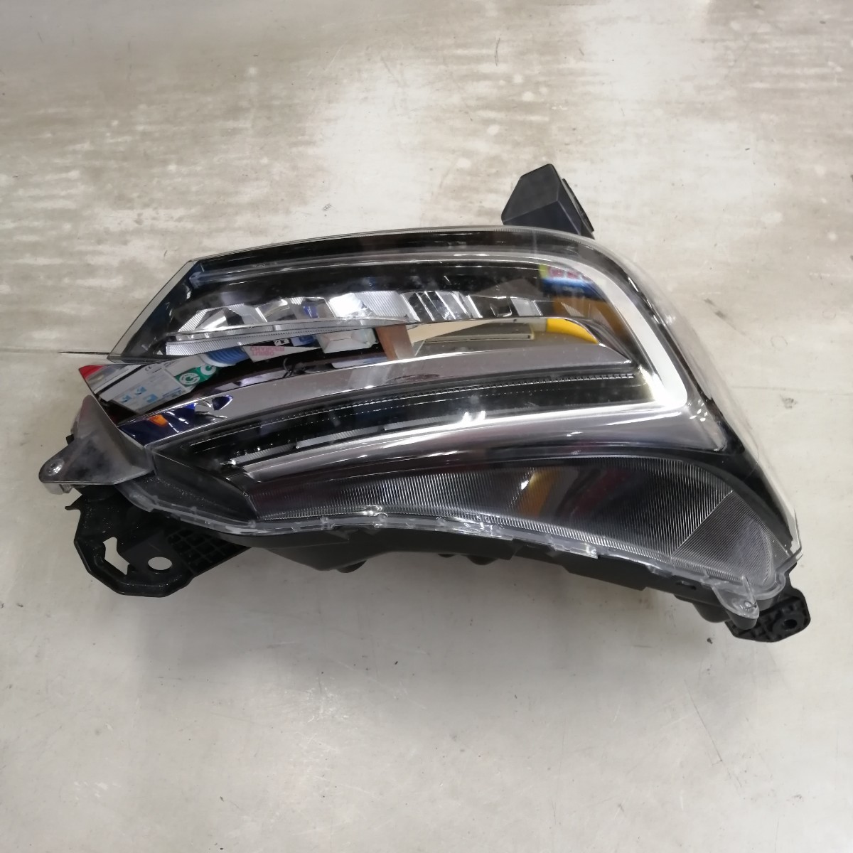 ホンダ N-BOX カスタム JF3 JF4 右ヘッドライト LED STANLEY