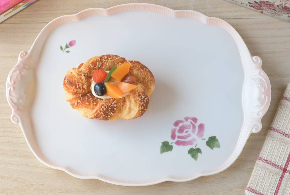 マニーローズ　バロックアナイス　手つきトレー　大皿　陶器 オーバル　日本　インテリア　新品_1