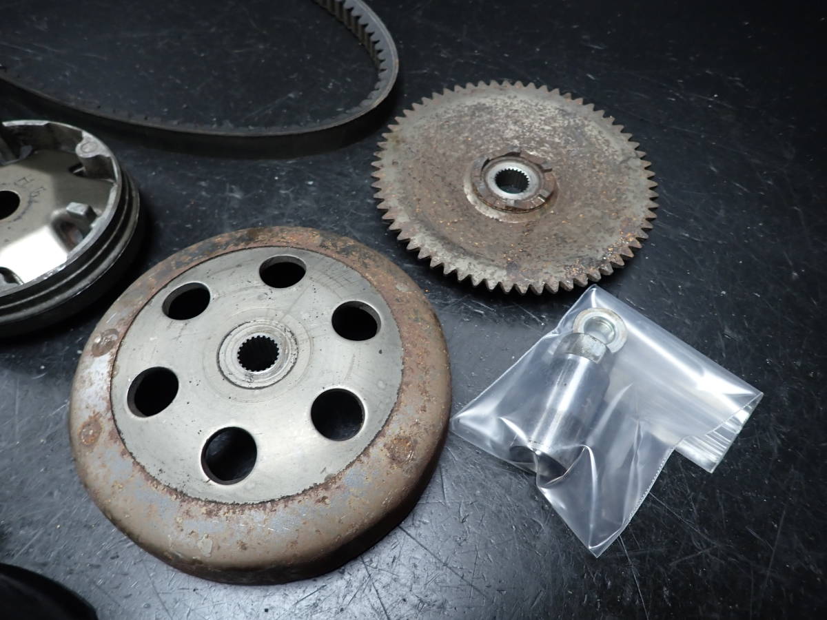 ライブディオZX 初期『プーリーカバー（クラッチカバー）・クラッチ