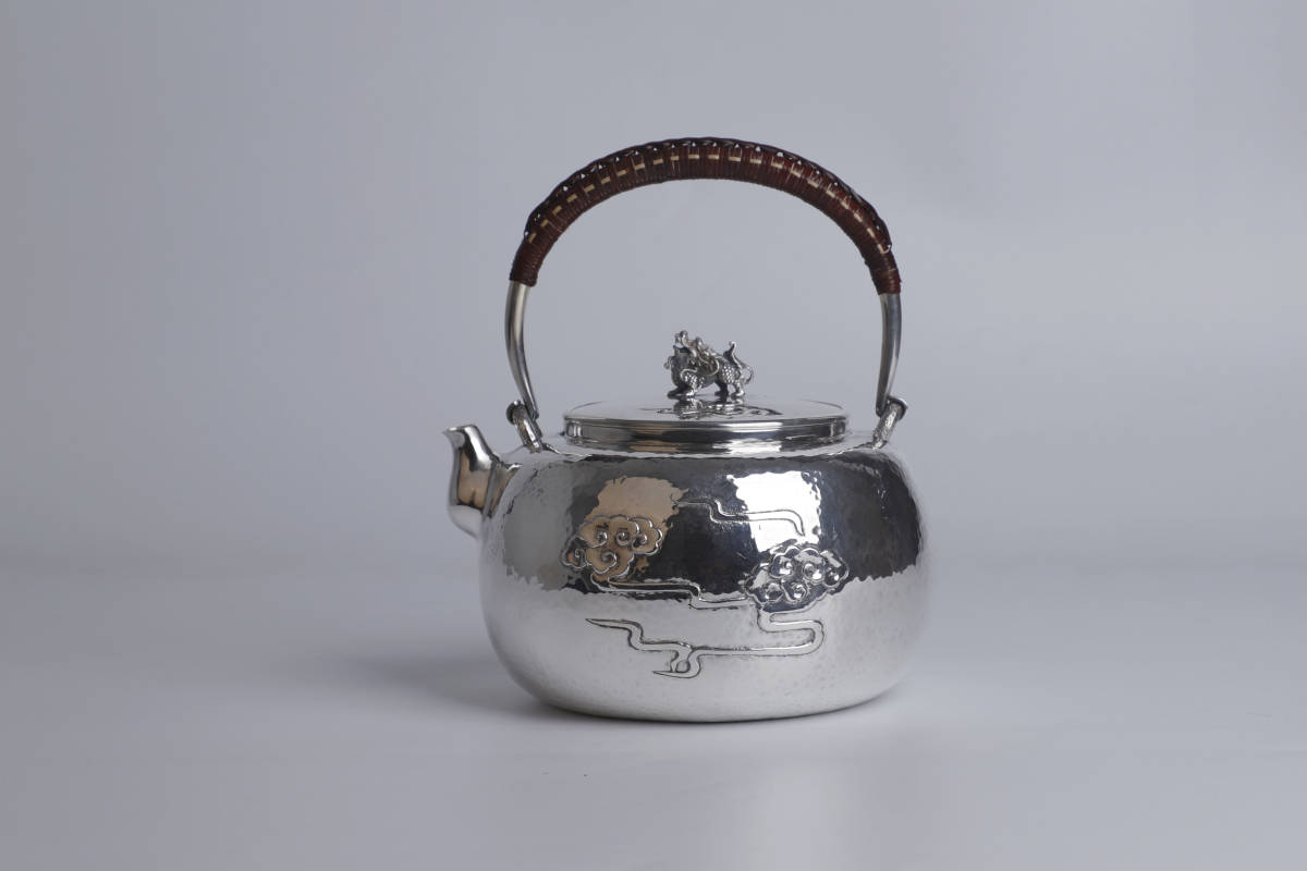 Yahoo!オークション 純銀保証 蔵六居造 祥雲図彫 龍形壺摘 銀