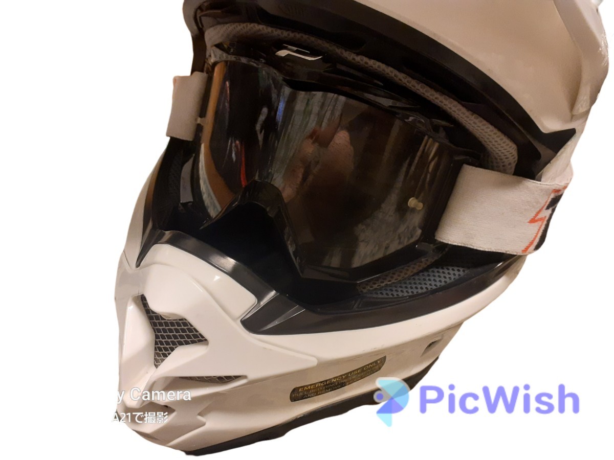 SHOEI VFX-W 美品　Mサイズ57cm ショウエイ SHOEI VFX-W 白 サイズ M 57cm ゴーグル付き モトクロス