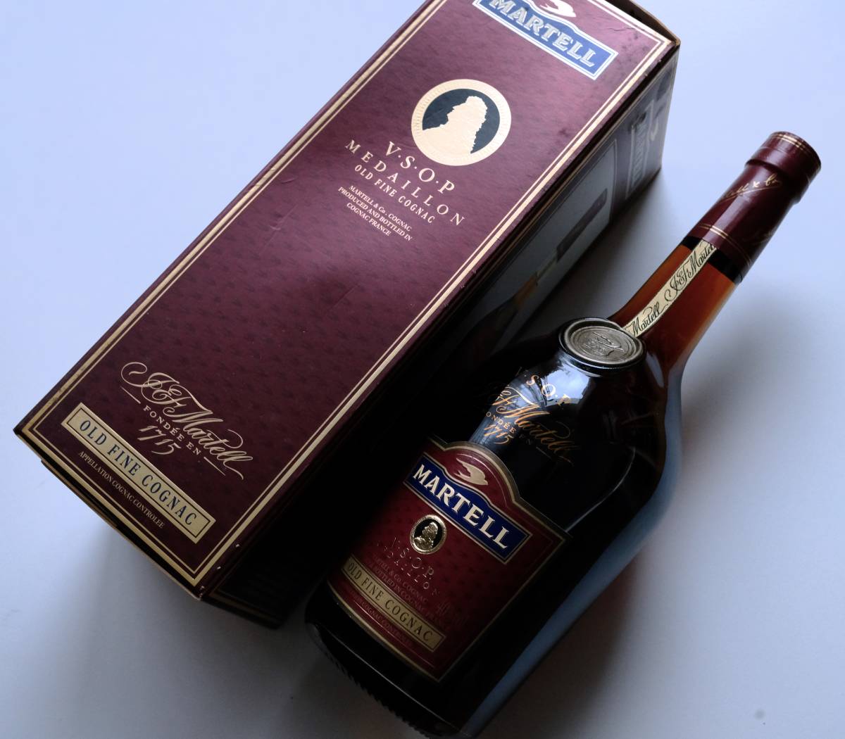 □箱付き MARTELL マーテル V.S.O.P メダイヨン スペシャルリザーブ