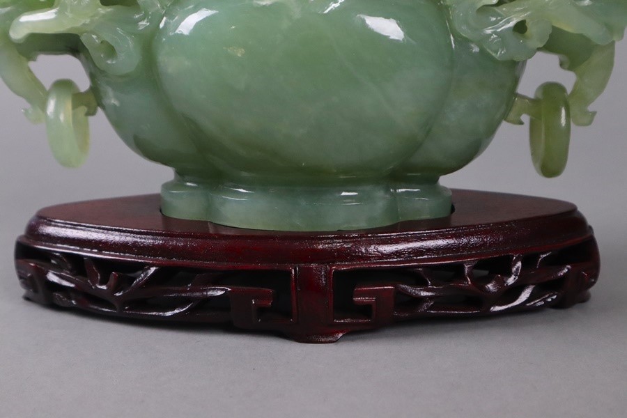 中国古玩 翡翠玉石 彫刻 龍蓋龍耳木瓜型香炉 唐木台付 置物 幅23，5cm