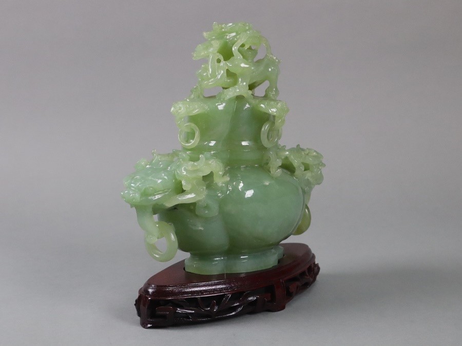 中国古玩 翡翠玉石 彫刻 龍蓋龍耳木瓜型香炉 唐木台付 置物 幅23，5cm