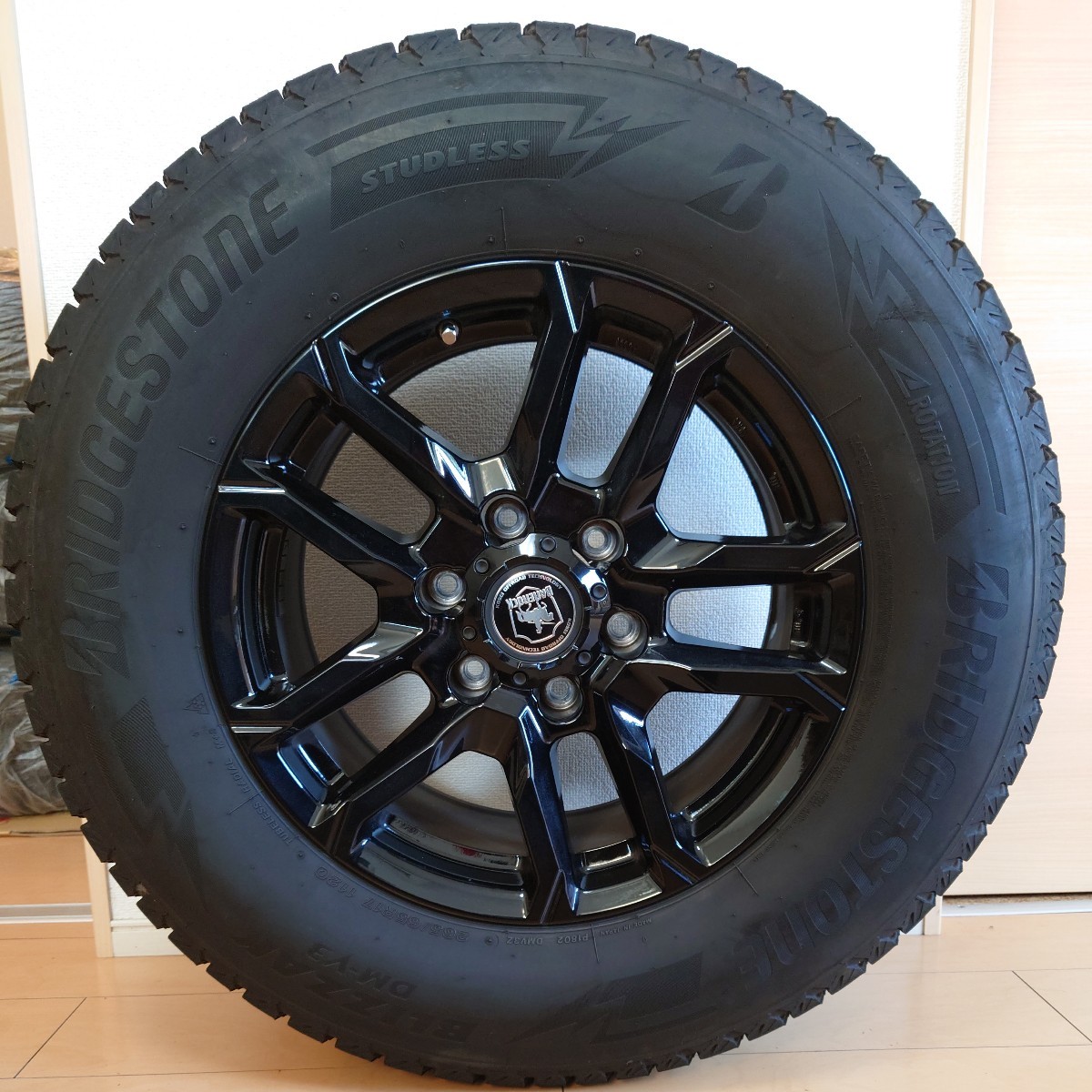 150プラド スタッドレスセット4本 17インチ 265/65R17 ブリジストン DM 