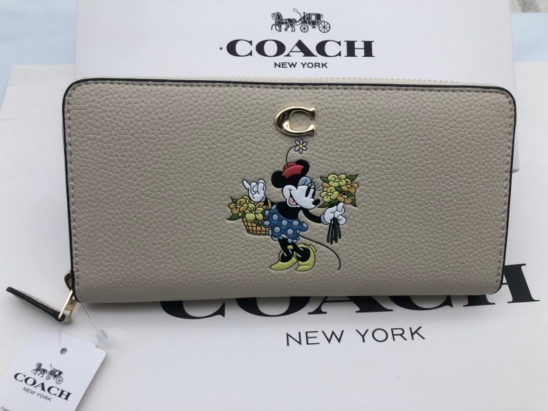 コーチ COACH ラウンドジップ アコーディオン長財布新作