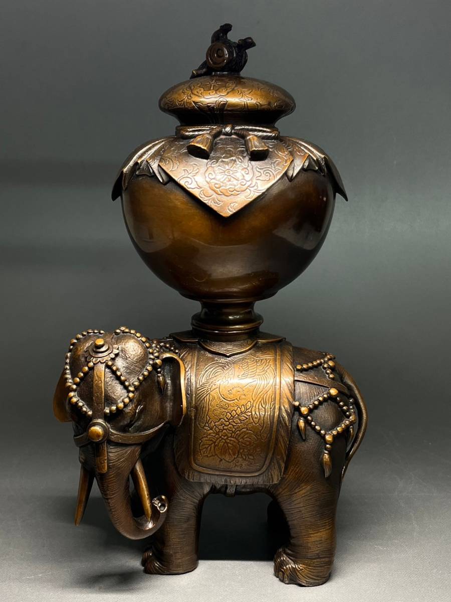 銅 細工 金魚置物 金魚薫香炉 香道具茶道具 装飾品 工芸品 置物 銅製 装飾象塔大香炉 重4.4kg 香道具 重圧 骨董 置物 飾物 伝統